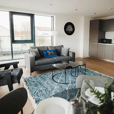 Διαμέρισμα Large 2 Bed Centre - Free Parking, Huge Private Balcony & Darts