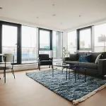 公寓 Large 2 Bed Centre - Free Parking, Huge Private Balcony & Darts 利兹