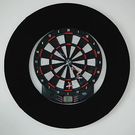 Апартаменти Spacious 2 Bed Centre - Free Parking, Huge Balcony & Darts Лідс