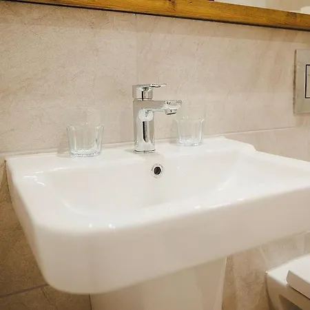 Large 2 Bed Centre - Free Parking, Huge Private Balcony & Darts Lejlighed Leeds (West Yorkshire)