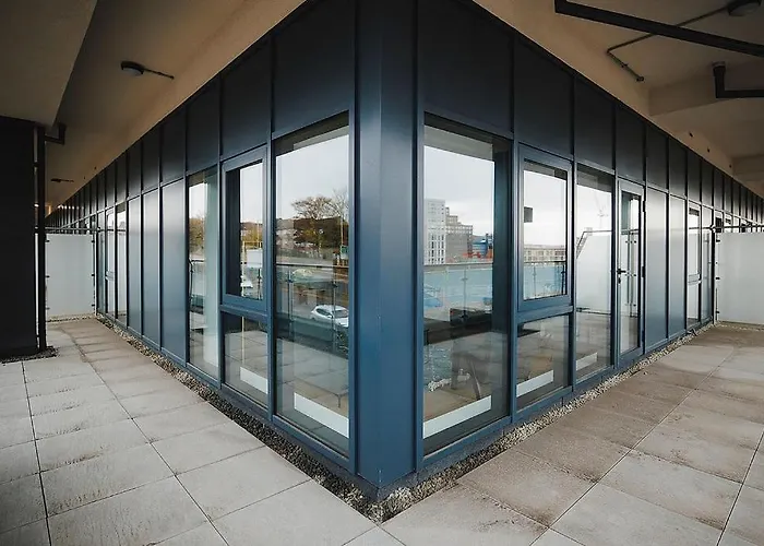 Spacious 2 Bed Centre - Free Parking, Huge Balcony & Darts Appartement Leeds (West Yorkshire)