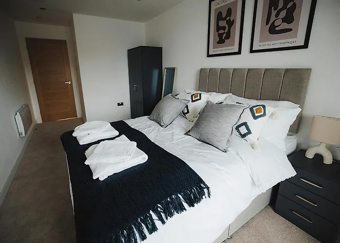 公寓 2 Bed Centre - Free Parking, Private Balcony & Darts 利兹